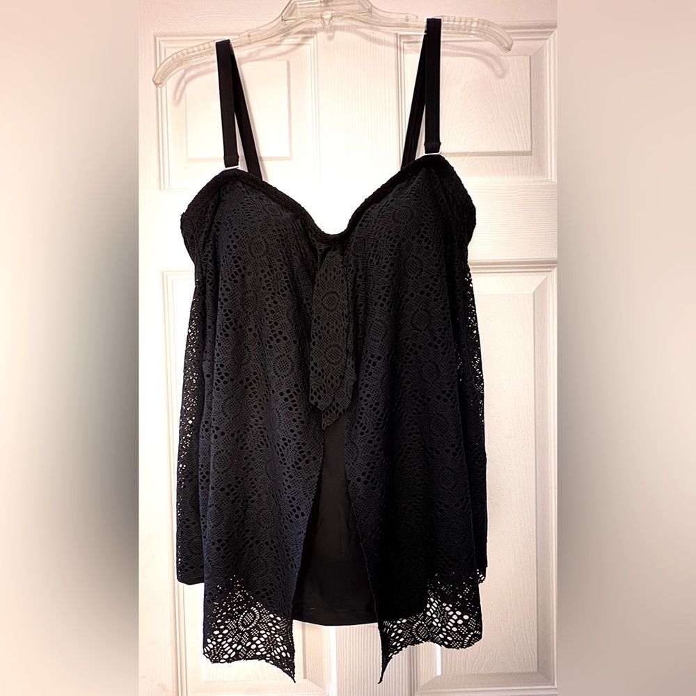 Croft & Barrow Tankini Top Black with tied lace overlay plus size 1x